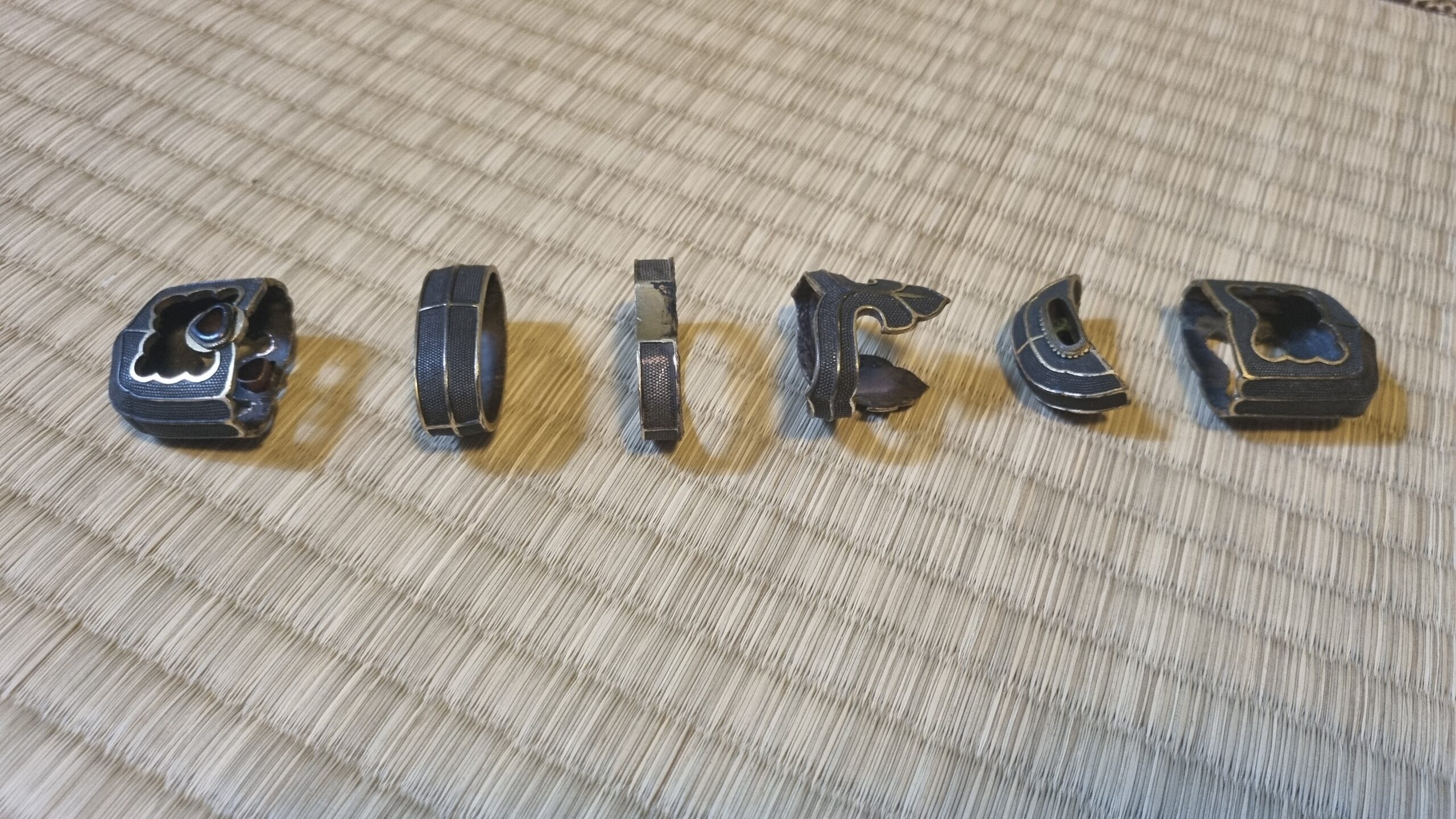 Antike Handachi Beschläge, Fuchi & Kashira, Kurigata, Semegane, Kojiri